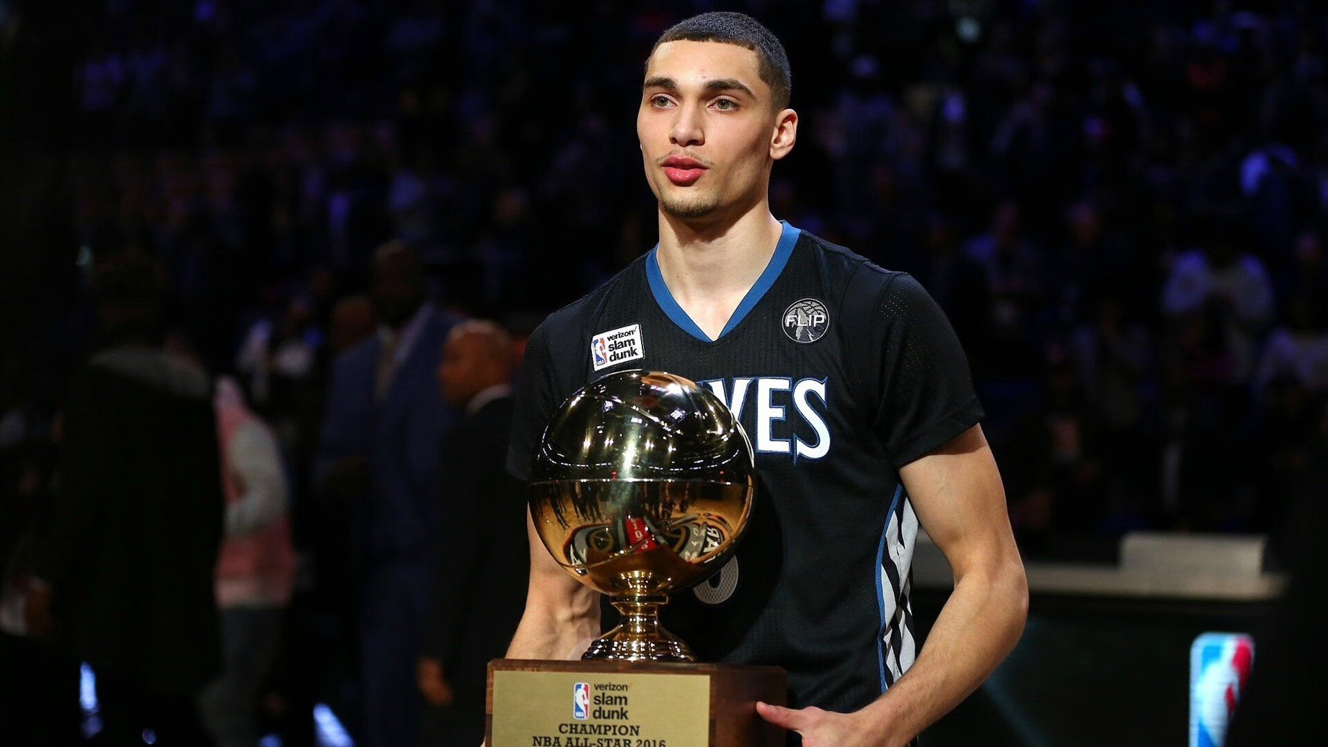 字母哥回归赛场，连败首场状态亮眼，TL观众沸腾！